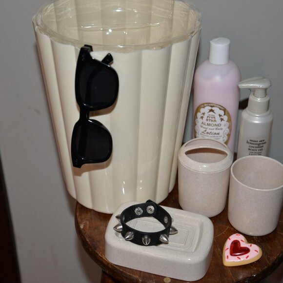 beauty love set grab bag misc lot junk drawer spike bracelet lotion heart bath - Picture 8 of 14